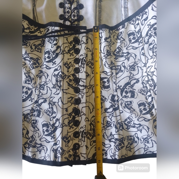 Corset Black and White Skull Pirate - Picture 6 of 8